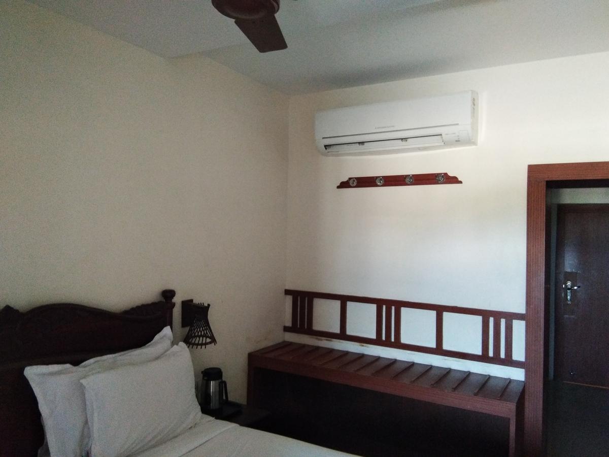 Hotel Sea Face Канякумари Екстериор снимка