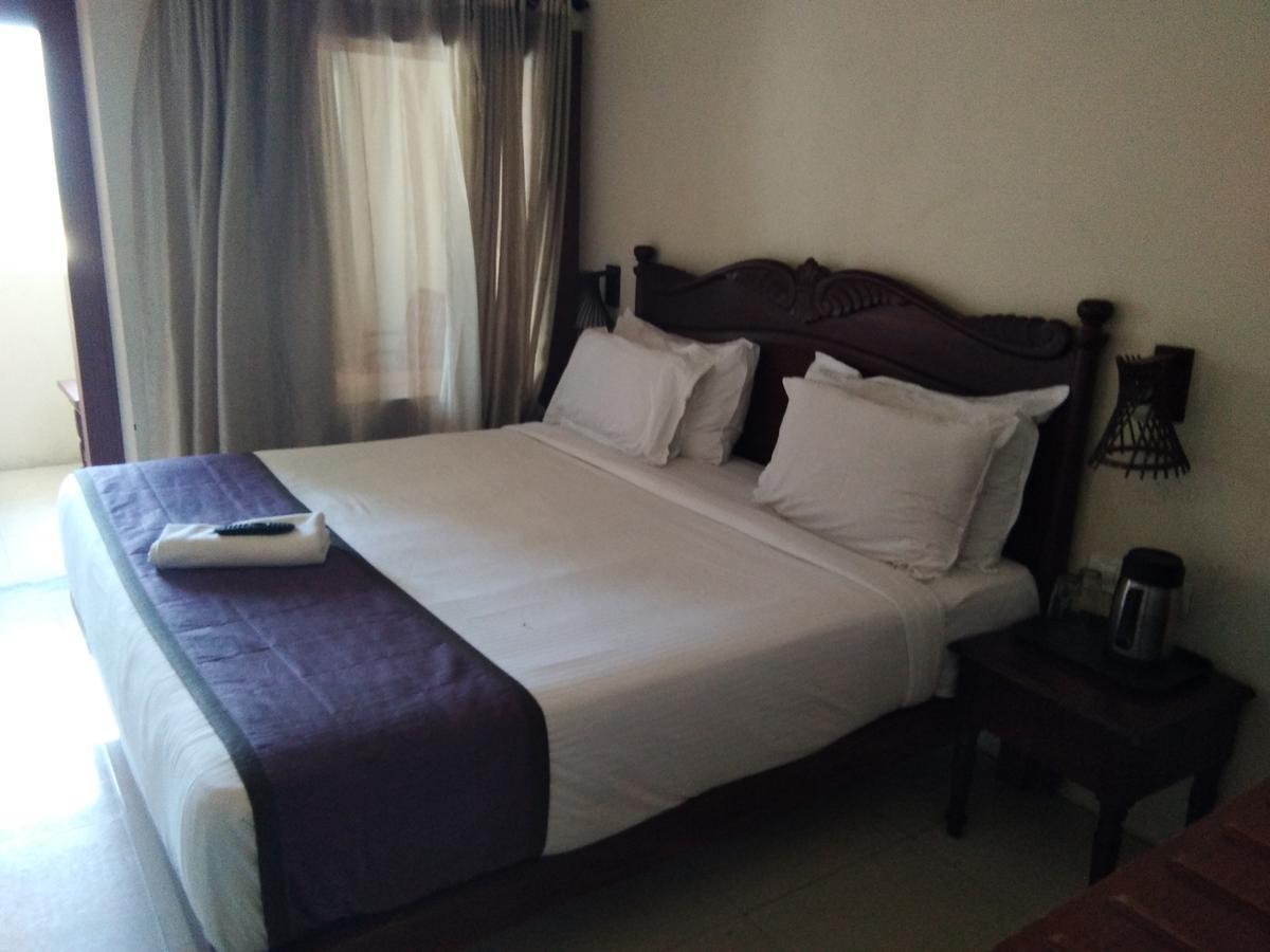 Hotel Sea Face Канякумари Екстериор снимка