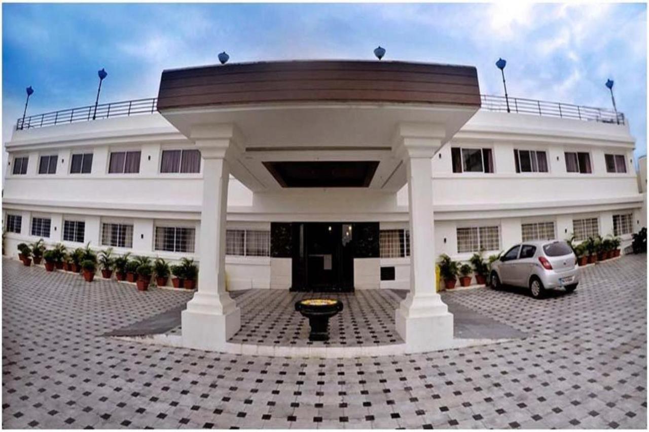 Hotel Sea Face Канякумари Екстериор снимка